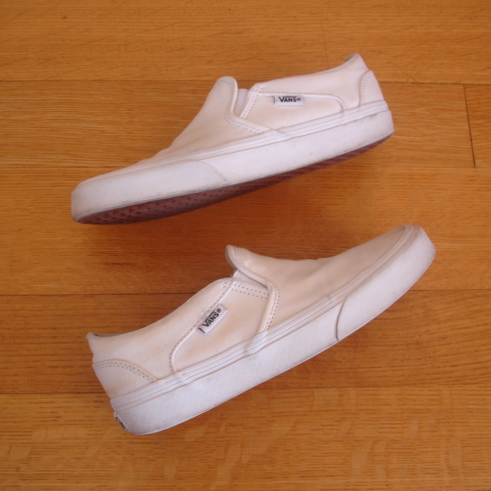 VANS Women's Sz 6.5 White Skate Shoes Low Top Canvas Slip-On Sneakers 508731
